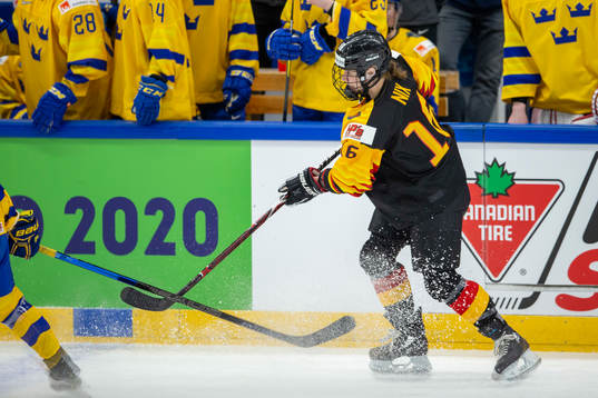 Emily Nix #16, GER