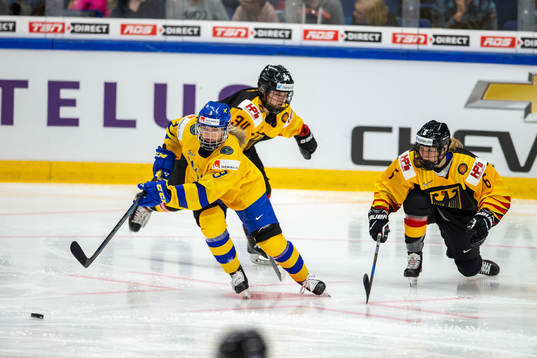 Mina Waxin #3, SWE, Marie-Kristin Schmid #6, GER