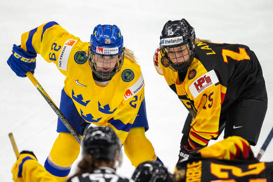 Olivia Carlsson, Laura Kluge #25, GER