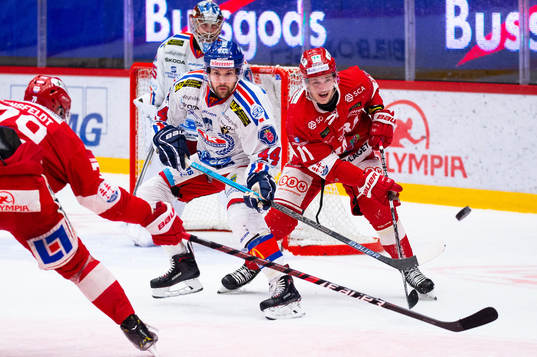 Oskarshamns Nolan Zajac och Timrås Henrik Törnqvist