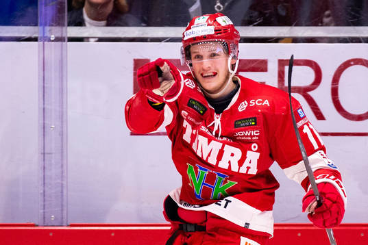Timrås Henrik Törnqvist jublar