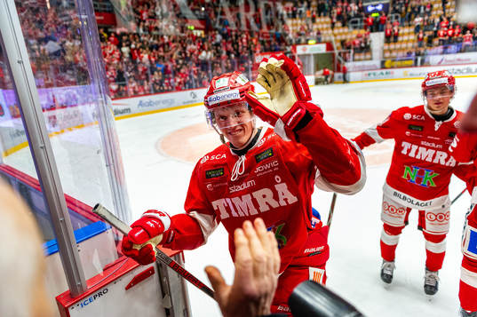 Timrås Johannes Kinnvall jublar
