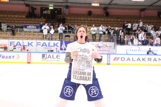 Leksands spelare jublar