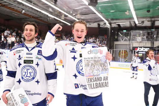 Leksands spelare jublar