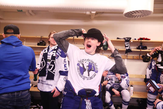 Leksands spelare jublar