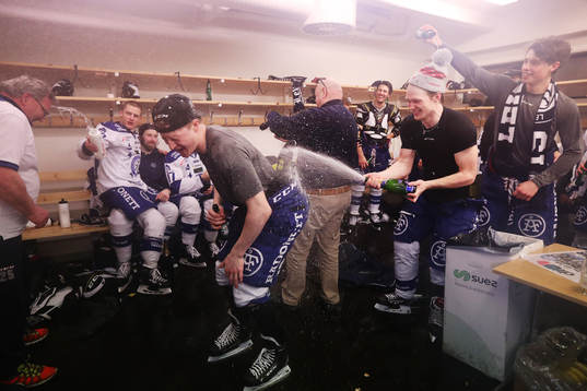 Leksands Lucas Nordsäter och Lukas Engqvist jublar