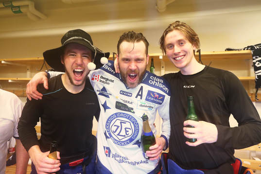 Leksands August Berg, Jesper Ollas och Jonas Arntzen jublar