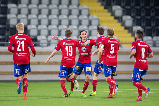 Östers Mattias Pavic  jublar