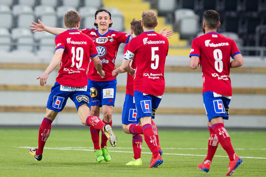 Östers Mattias Pavic jublar