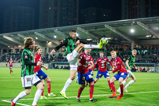 GAIS Nikola Asceric spelar fram till Carl Elfgren Nyström