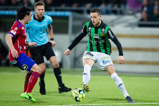 Östers Mattias Pavic  och GAIS Arian Kabashi