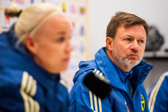 Caroline Sege and Peter Gerhardsson, head coach of the