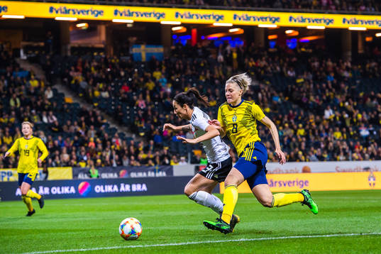 Lina Hurtig of Sweden and Kathrin Hendrich of Germany