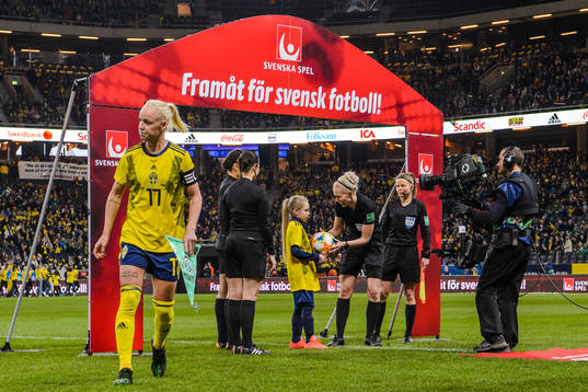 Sara Mazgaj from the "Min stora dag"- foundation with the