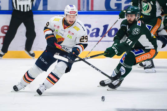 Djurgårdens Sebastian Strandberg och Färjestads Jesse