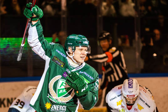 Färjestads Daniel Viksten jublar