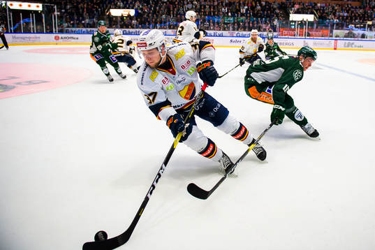 Djurgårdens Jesper Pettersson och Färjestads Gustav Rydahl