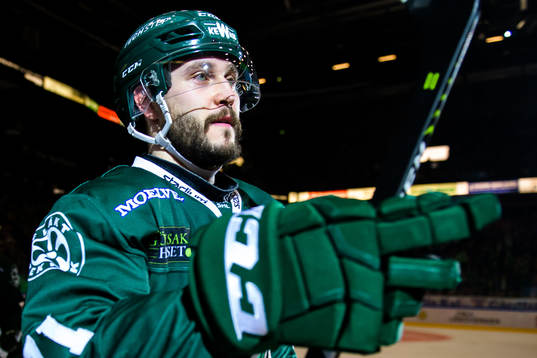 Färjestads Jesse Virtanen jublar