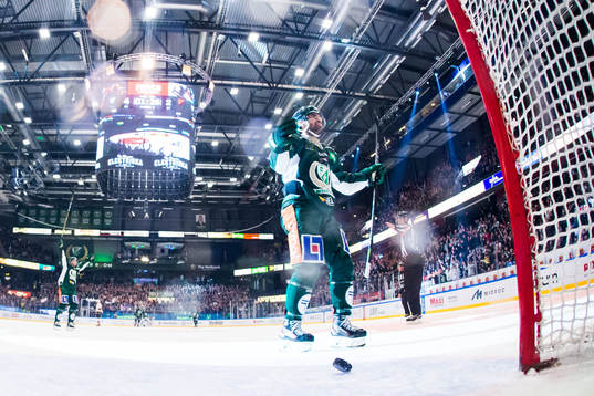 Färjestads Martin Johansson jublar