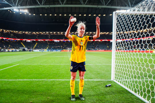 Caroline Seger of Sweden thanks the supporters