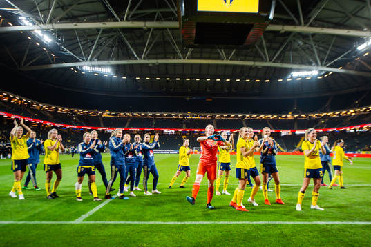 Goalkeeper Hedvig Lindahl of Sweden thanks the supporters