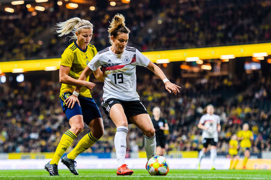 Hanna Glas of Sweden and Felicitas Rauch of Germany