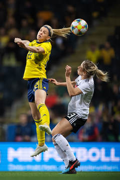 Olivia Schough of Sweden and Kathrin Hendrich of Germany