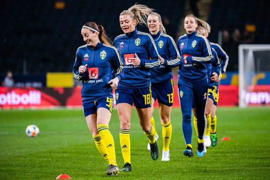 Kosovare Asllani, Fridolina Rolfö and Amanda Ilestedt of