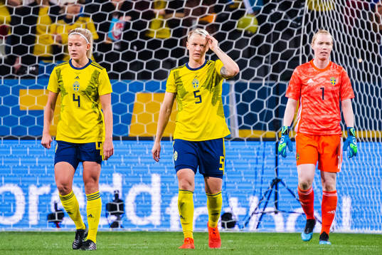 Hanna Glas, Nilla Fischer and goalkeeper Hedvig Lindahl of