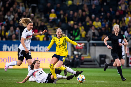 Kosovare Asllani of Sweden and Lena Sophie Oberdorf of