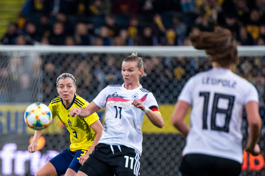 Linda Sembrant of Sweden and Alexandra Popp of Germany