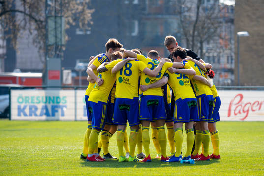 Eskilsminnes spelare samlas
