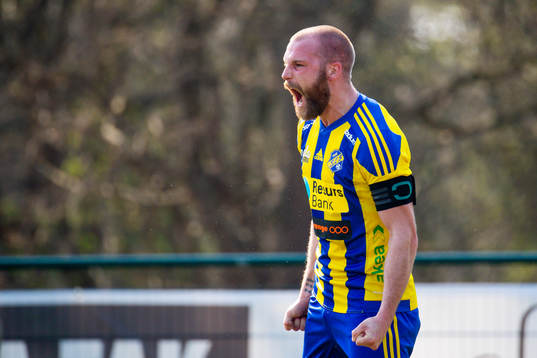 Eskilsminnes Emil Åberg jublar