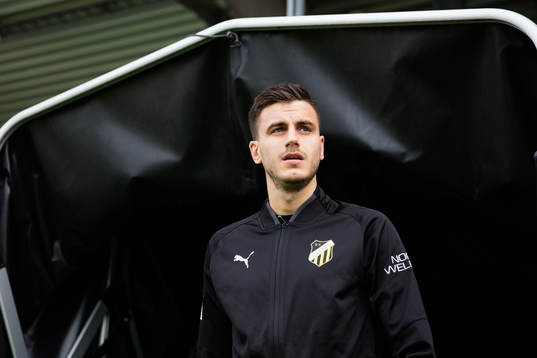 Häckens Alexander Jeremejeff  innan fotbollsmatchen i