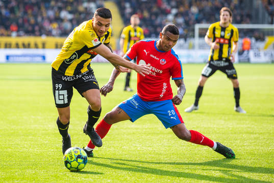 Häckens Ahmed Yasin och Helsingborgs Wanderson do Carmo