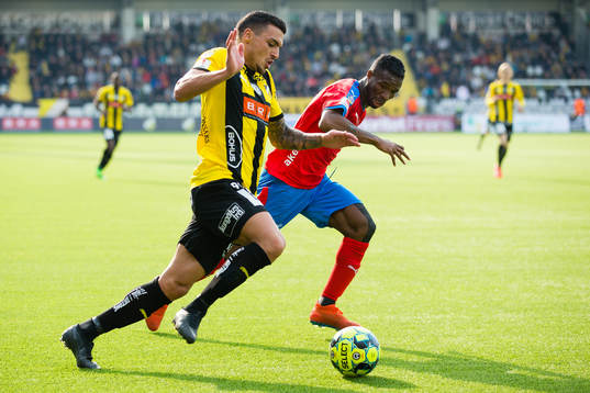 Häckens Ahmed Yasin och Helsingborgs Mohammed Abubakari