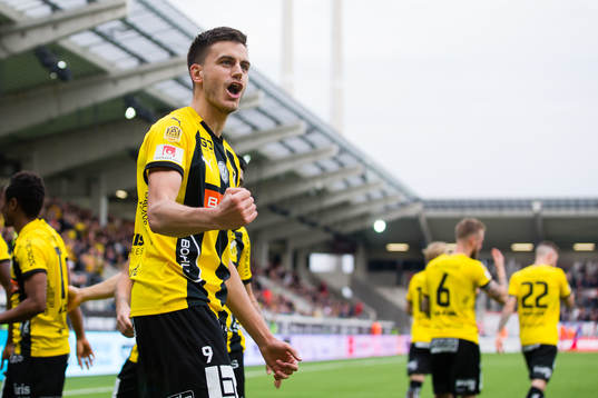 Häckens Alexander Jeremejeff  jublar