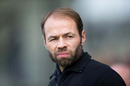 Häckens tränare Andreas Alm innan fotbollsmatchen i