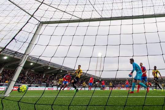 Häckens Alexander Jeremejeff skjuter 2-0 bakom