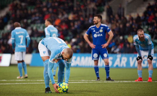 Malmö FFs Guillermo Molins förbereder sig för att lägga