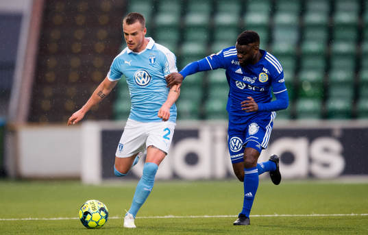 Malmö FFs Eric Larsson och Sundsvalls Maic Sema