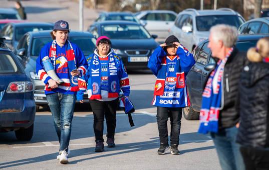 Oskarshamnsupportrar anländer