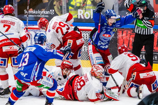Oskarshamns Nicklas Heinerö jublar