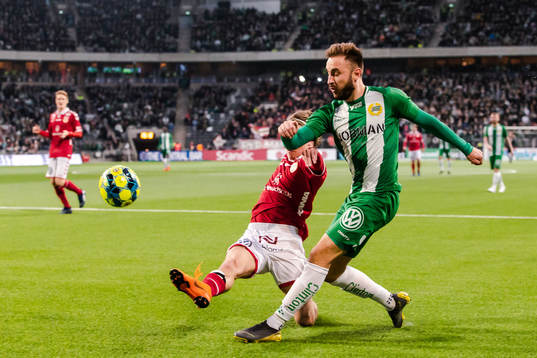 Kalmars Isak Magnusson och Hammarbys Muamer Tankovic