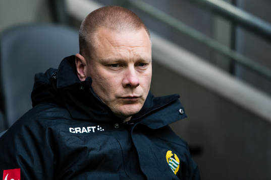 Hammarbys tränare Stefan Billborn innan fotbollsmatchen i