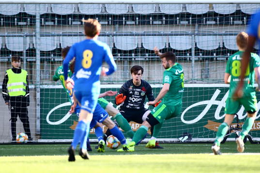 Bodens målvakt Simon Bandh i 3-0-målsituationen