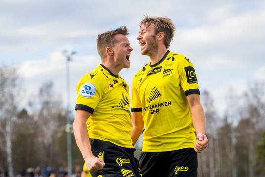 Aron Sigurdarson of Start celebrates with Henrik Robstad