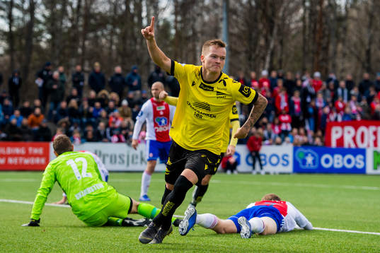 Aron Sigurdarson of Start celebrates