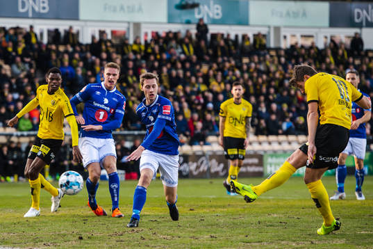Thomas Lehne Olsen of Lillestrøm scores 1-0