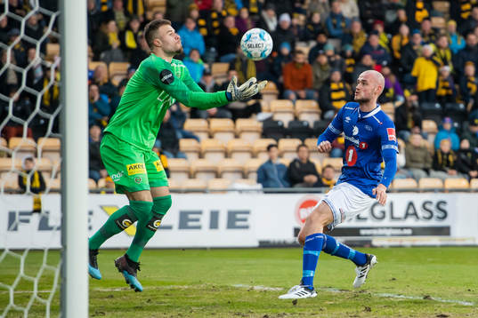 Marko Maric of Lillestrøm and Magnus Blakstad of Ranheim
